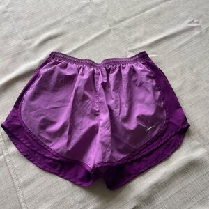Women's Nike Tempo Shorts - Sz. L